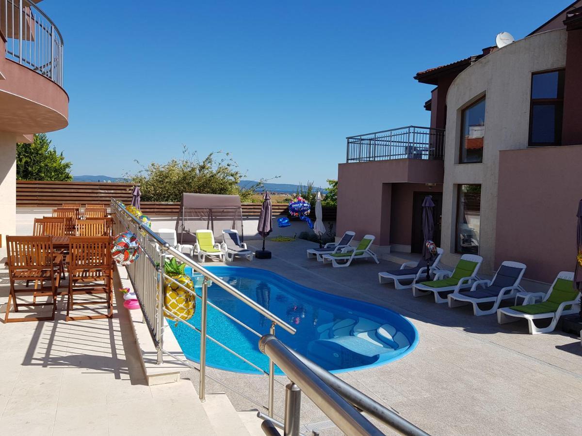 Sea & Hill Guest Houses Хотелски Тип Lozenets Bagian luar foto