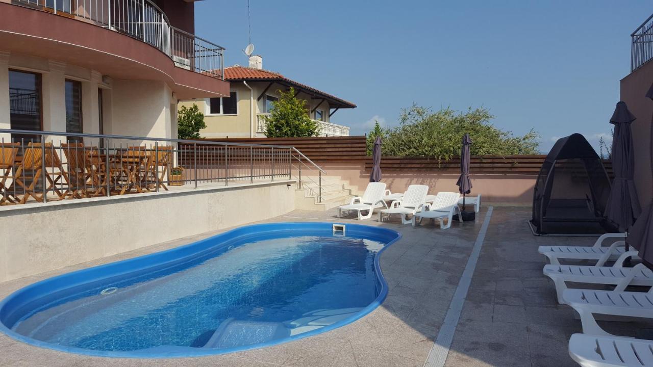Sea & Hill Guest Houses Хотелски Тип Lozenets Bagian luar foto