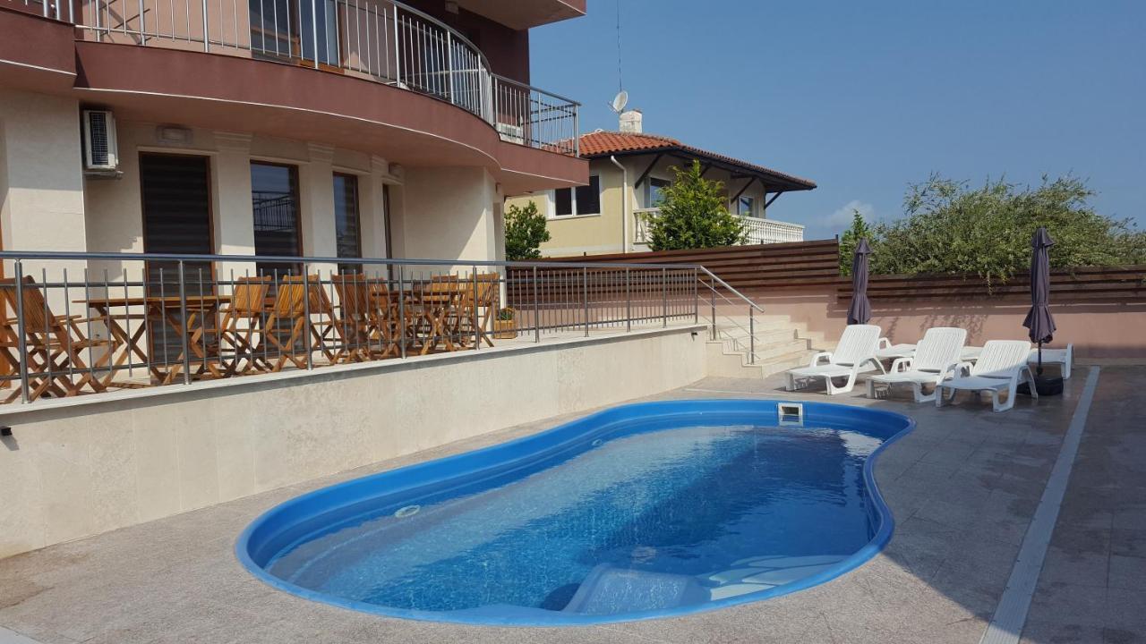 Sea & Hill Guest Houses Хотелски Тип Lozenets Bagian luar foto