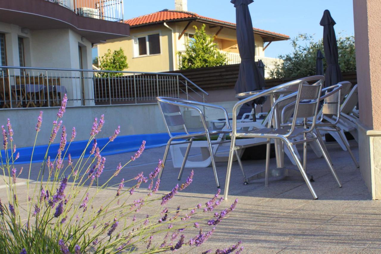 Sea & Hill Guest Houses Хотелски Тип Lozenets Bagian luar foto